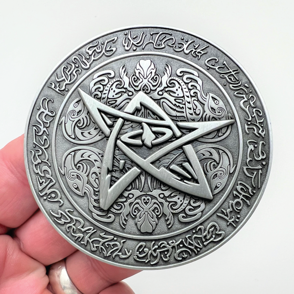 Load image into Gallery viewer, Call of Cthulhu "Elder Sign" Goliath Coin